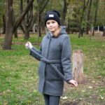 Девочка-подросток на тропинке в парке осенью - Украина, Одесса, 17,10,2019