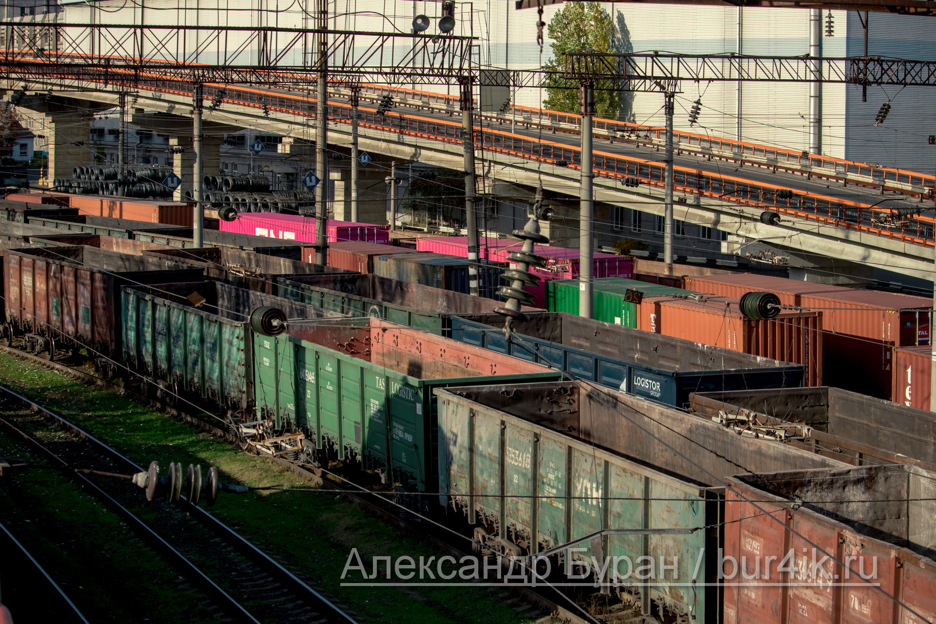 Железнодорожных вагонов в порту у моря - Украина, Одесса, 09,11,2019