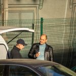Два мужчины пьют кофе и общаются – bur4ik.ru – 21.01.2020 - фото 1
