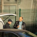 Два мужчины пьют кофе и общаются – bur4ik.ru – 21.01.2020 - фото 2
