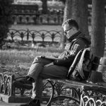 Мужчина на лавочке в сквере – bur4ik.ru – 21.01.2020 - фото 3