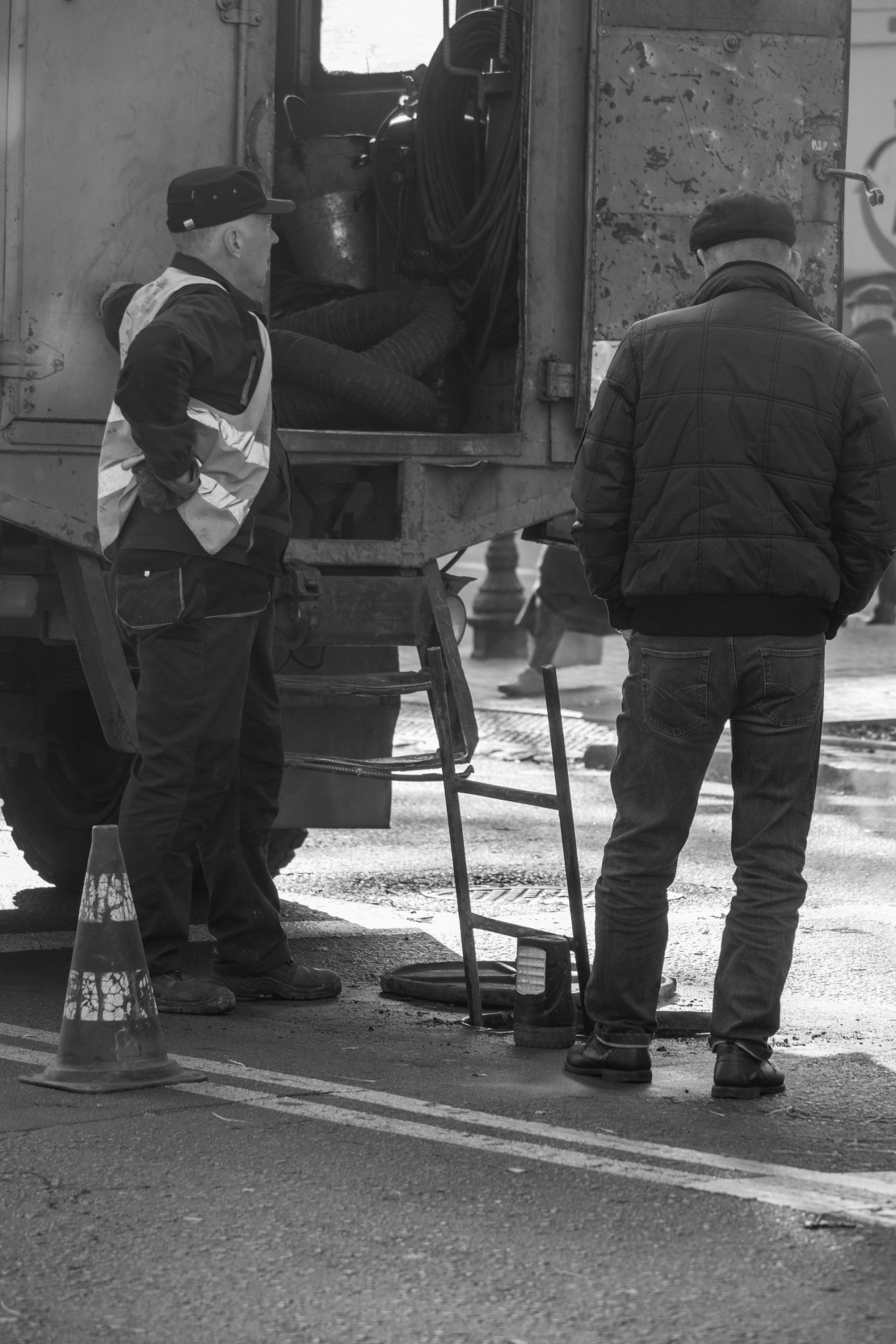 Рабочие выполняют работы на проезжей части – bur4ik.ru – 21.01.2020 - фото 3