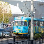 Синий трамвай номер 10 в районе рынка Привоз город Одесса – bur4ik.ru фото 1