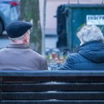 Старики сидят на скамейке в центре Одессы – bur4ik.ru – 21.01.2020 - фото 2