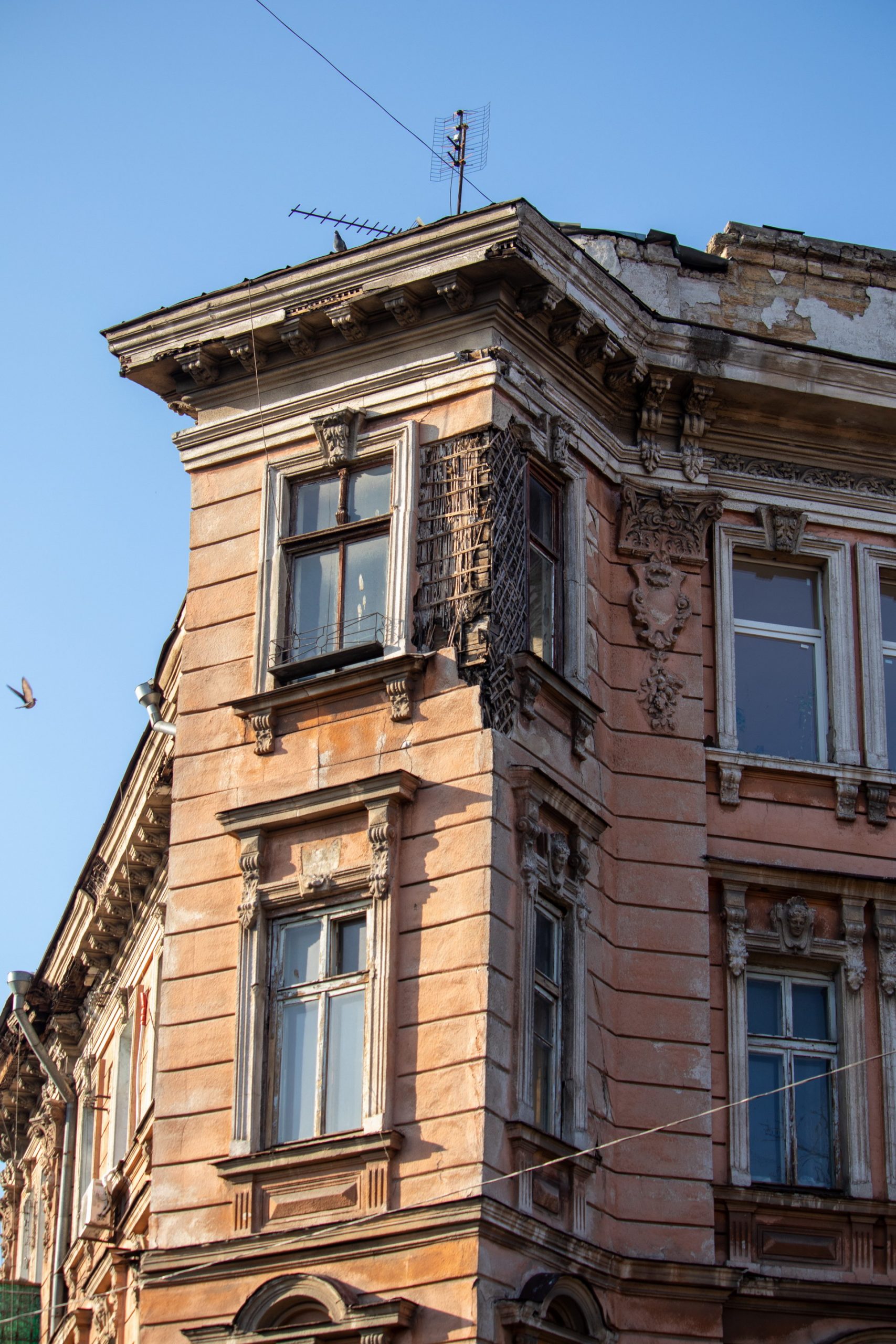 Фасад старинного здания в центре Одессы – bur4ik.ru – 21.01.2020 - фото 3