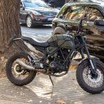 Черный кроссовый мотоцикл в центре города Одесса на парковке – bur4ik.ru – 21.01.2020 - фото 2