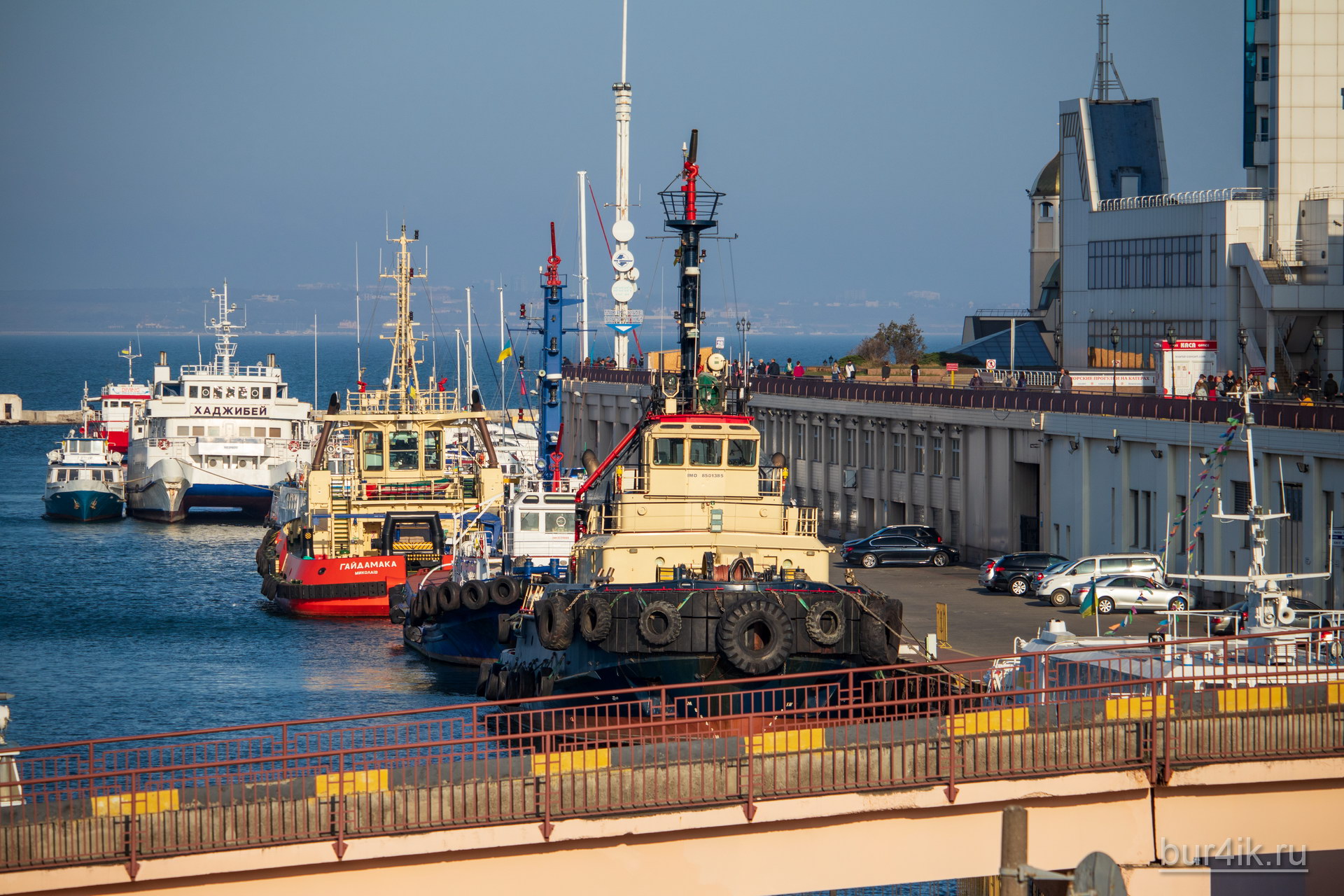 Буксиры на причале Одесского морского порта 2