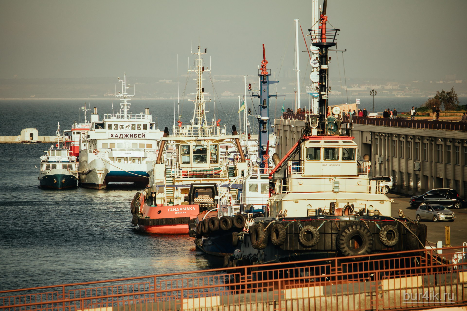Буксиры на причале Одесского морского порта 3