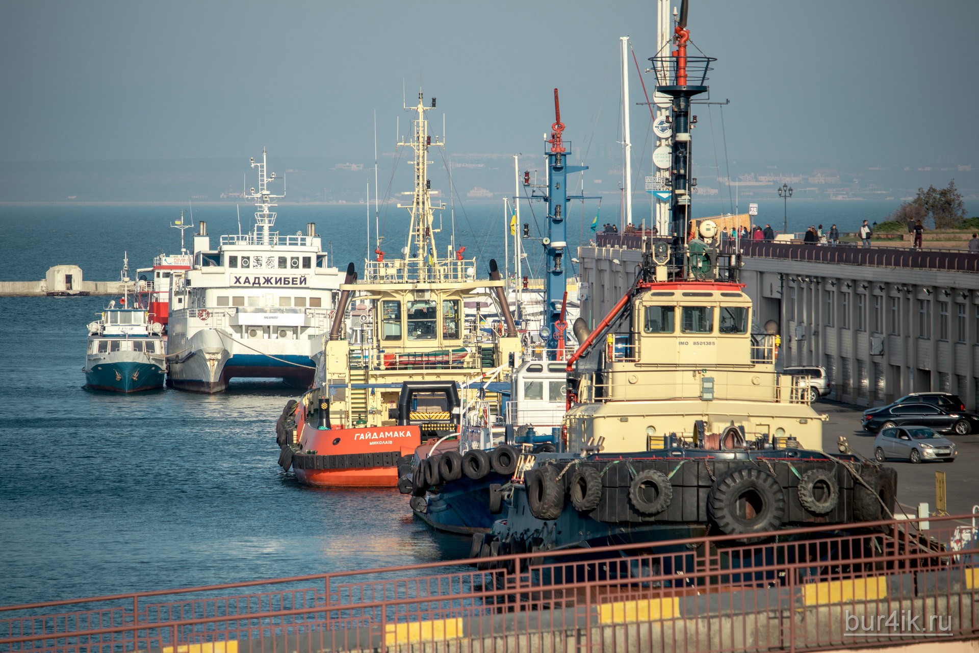 Буксиры на причале Одесского морского порта 5