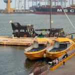 Два желтых спортивных катера в порту города Одесса 1