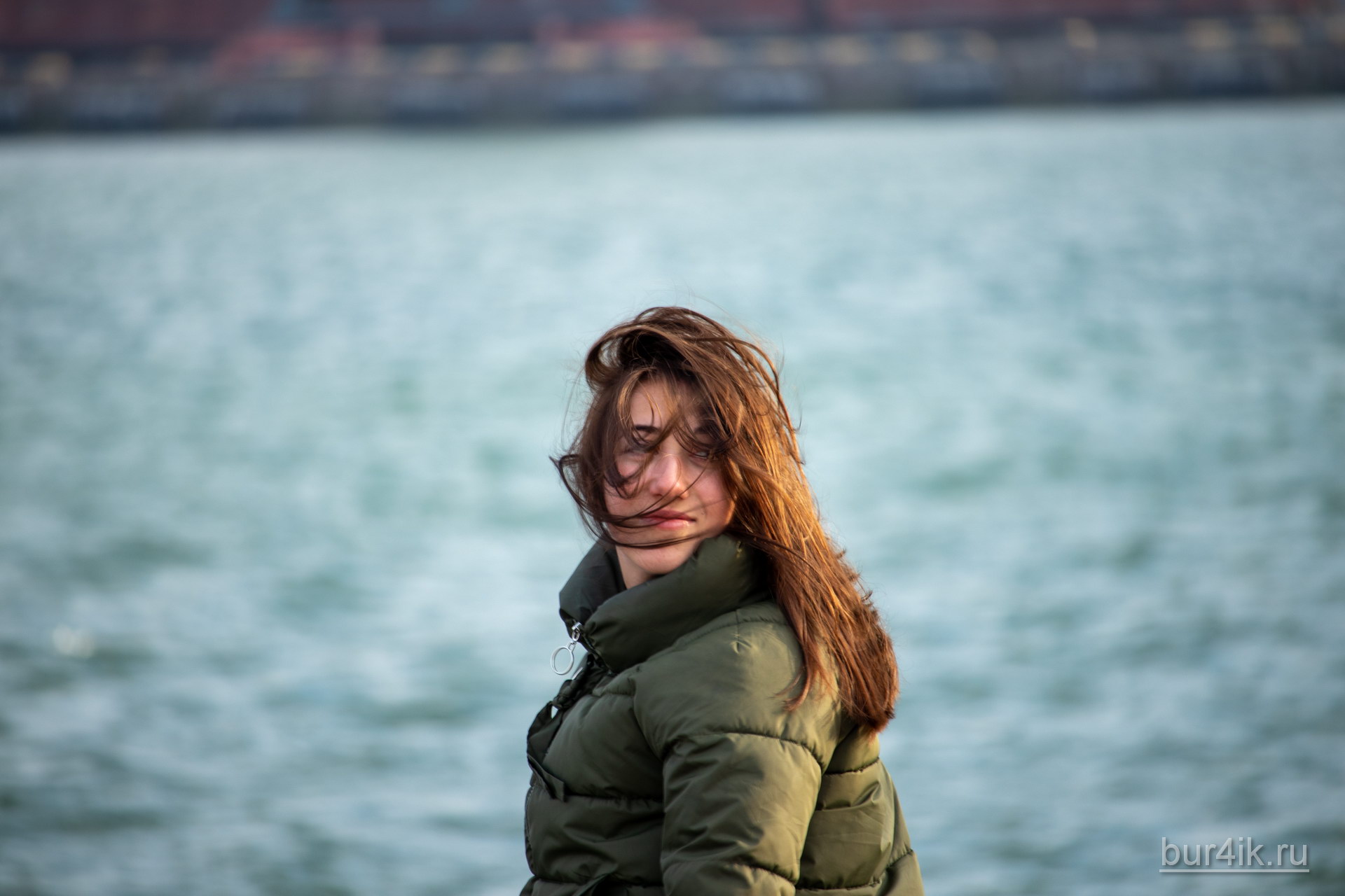 Портрет девушки в порту города Одесса 3
