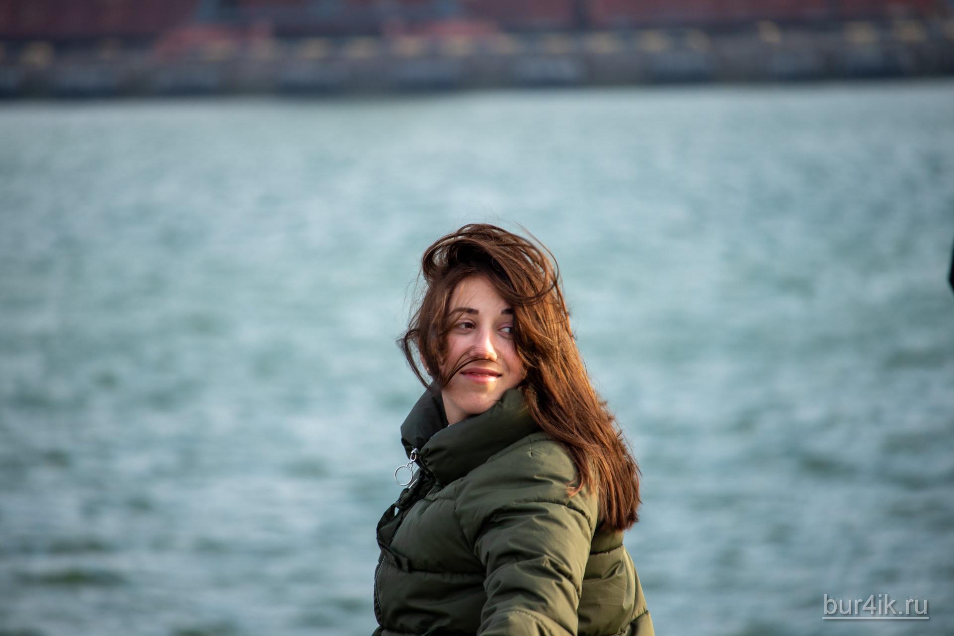 Портрет девушки в порту города Одесса