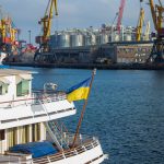 Флаг Украины на борту корабля 2